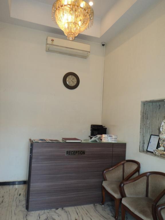 Hotel Q Deck Mumbai Kültér fotó
