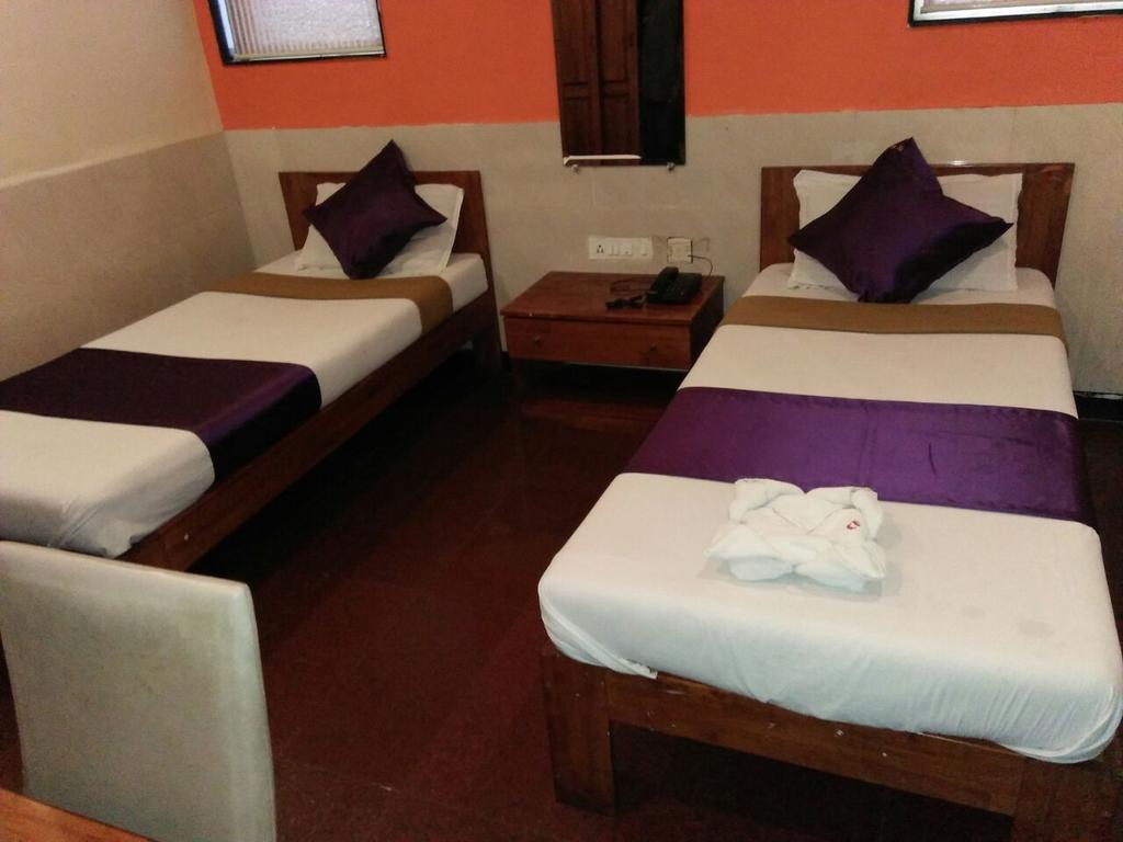 Hotel Q Deck Mumbai Kültér fotó