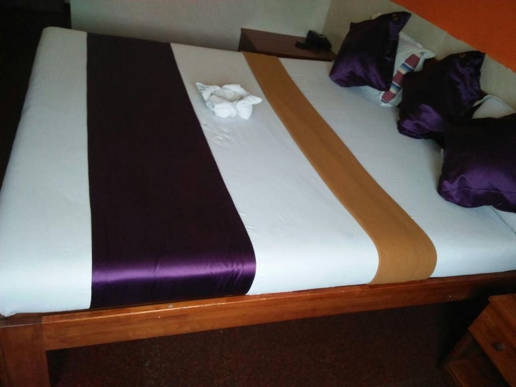 Hotel Q Deck Mumbai Kültér fotó