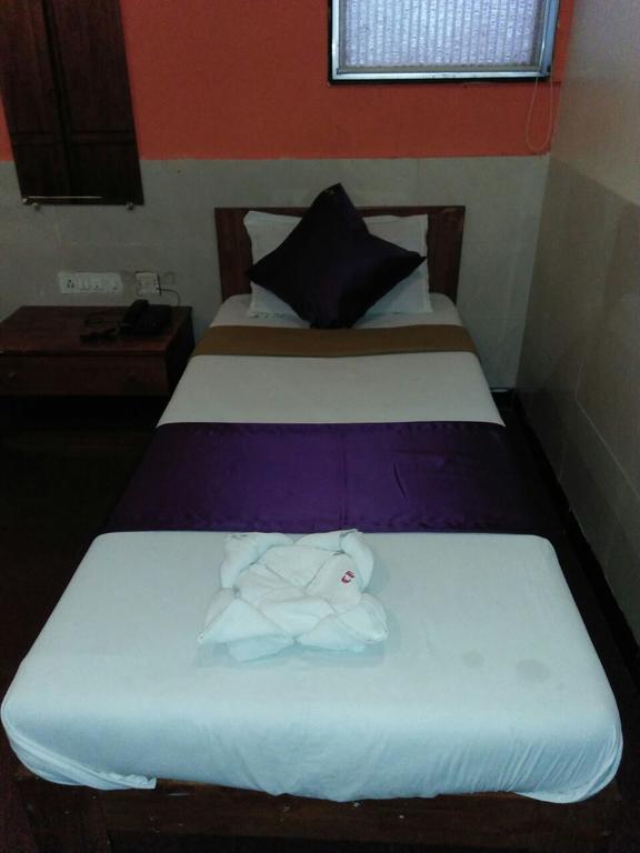 Hotel Q Deck Mumbai Kültér fotó