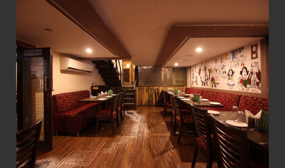 Hotel Q Deck Mumbai Kültér fotó
