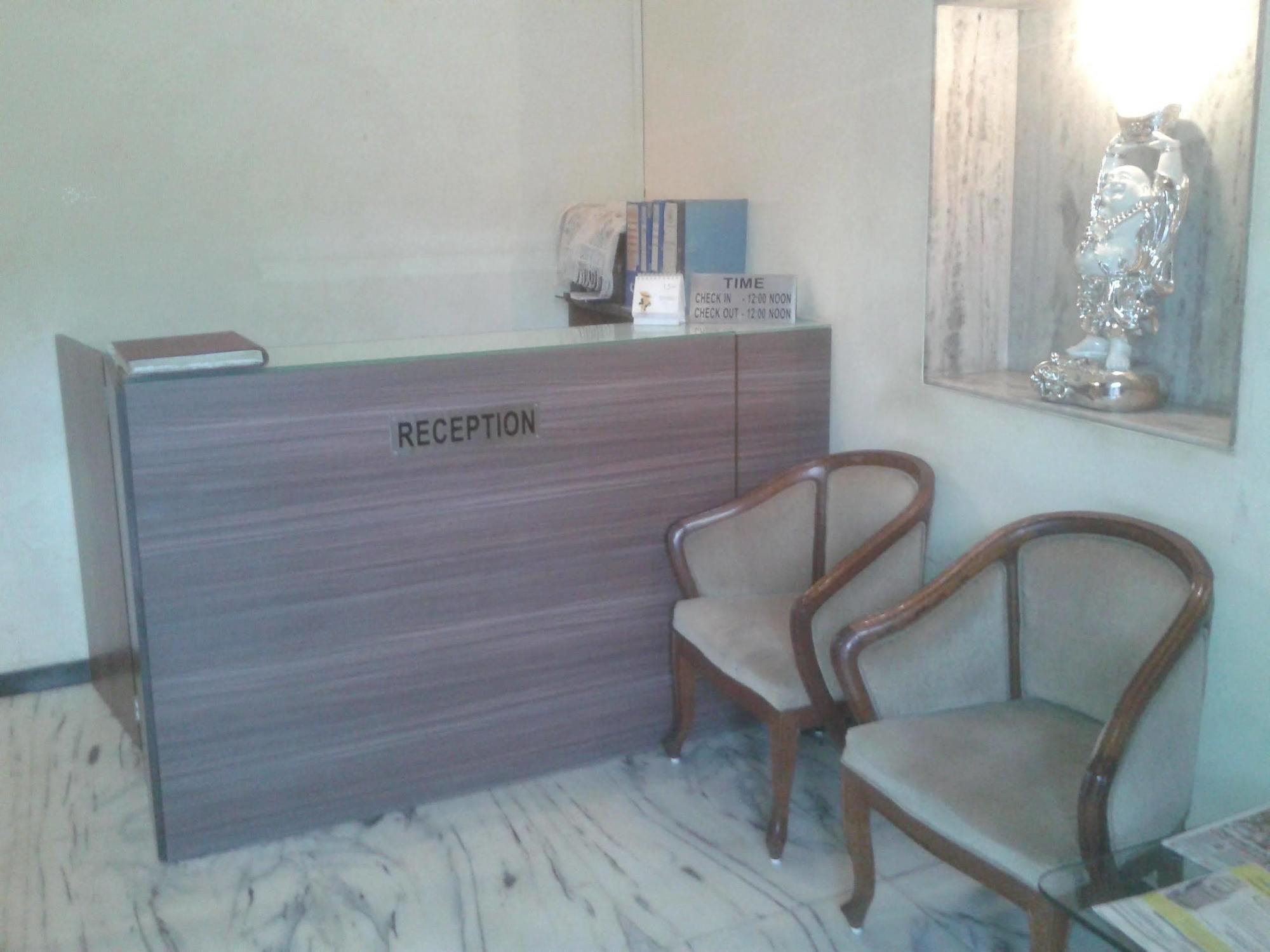Hotel Q Deck Mumbai Kültér fotó