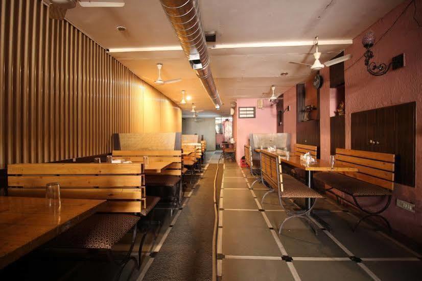 Hotel Q Deck Mumbai Kültér fotó